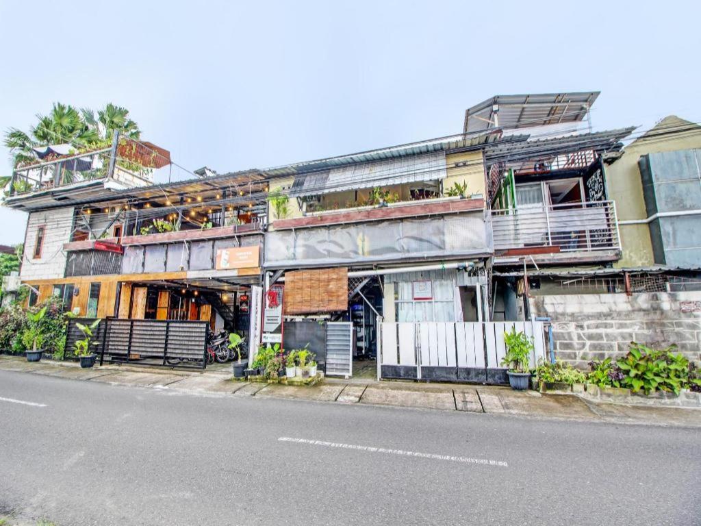 Oyo 92256 Sentosa Residence Yogyakarta Exterior photo